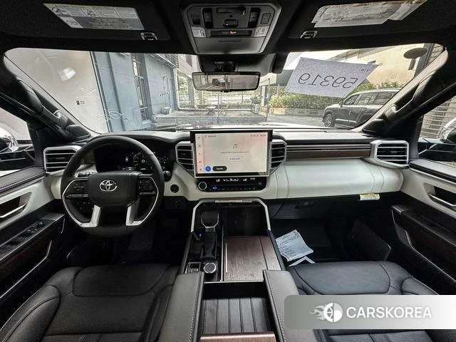 Toyota Sequoia 2025 Черный из Китая