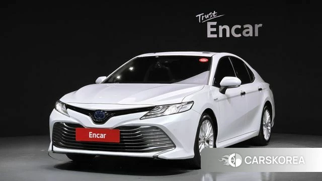 Toyota Camry (XV70) 2018 Белый из Кореи