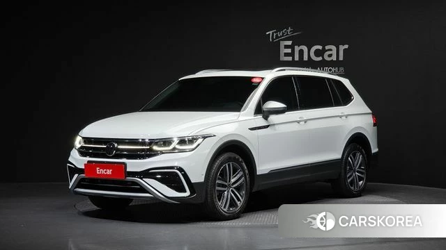 Volkswagen Tiguan Allspace 2023 Белый из Кореи