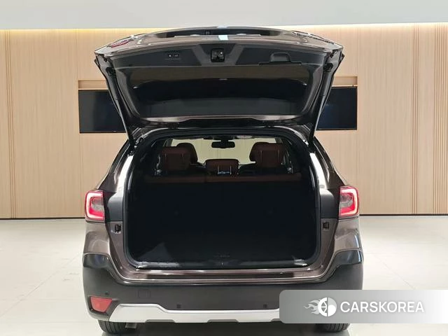 Subaru OUTBACK 2022 Коричневый из Китая