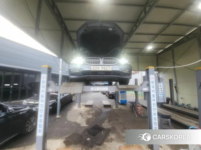 BMW 5 Series (G30) 2018 Небесно-голубой из Кореи