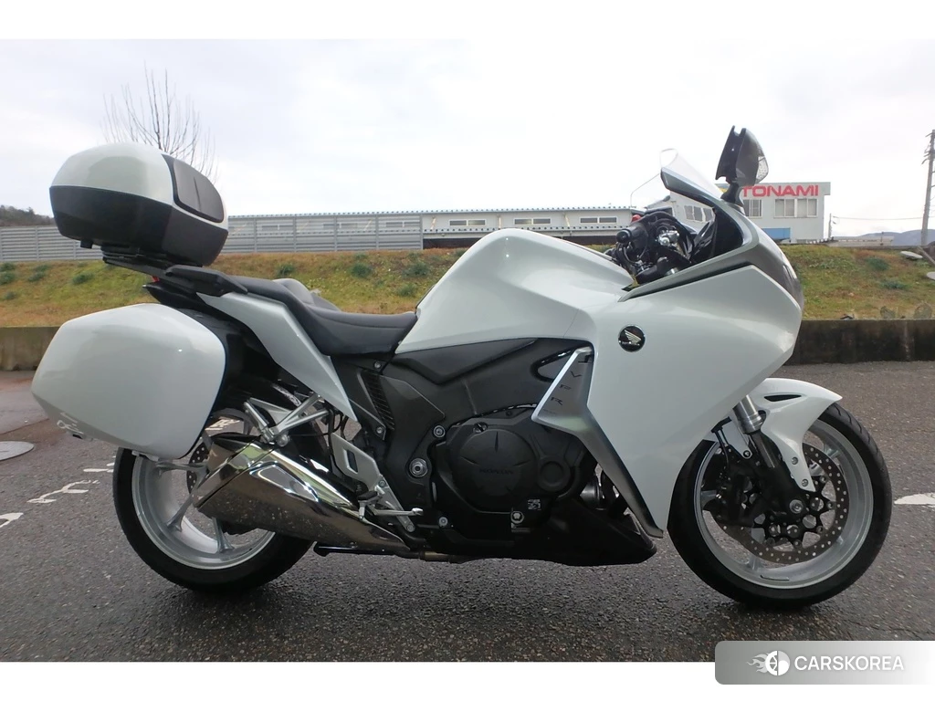 Проданный Honda VFR1200F 2010 из Японии, фото 2