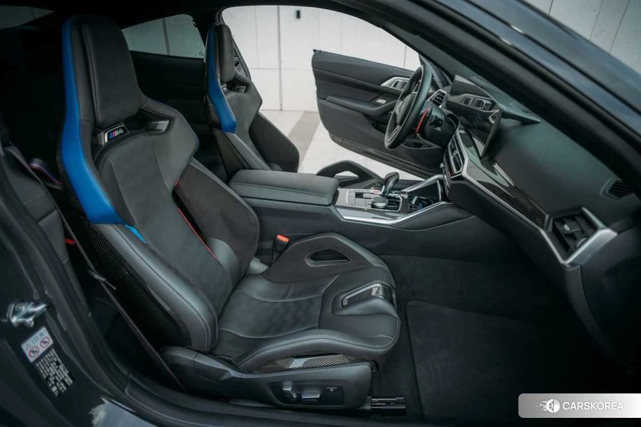 BMW M4 2023 Темно-серый из Китая
