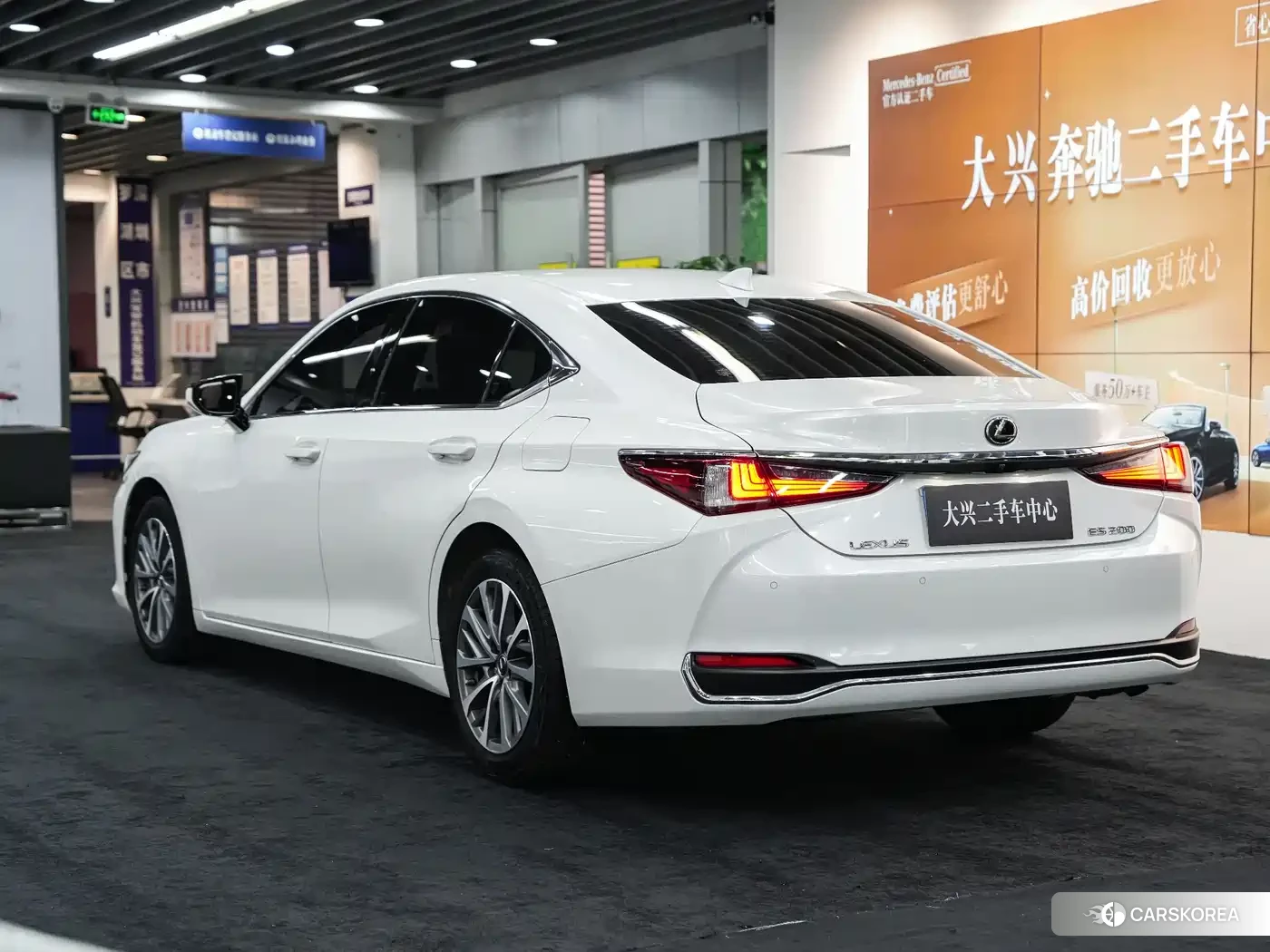 Lexus ES 2022 Белый из Китая