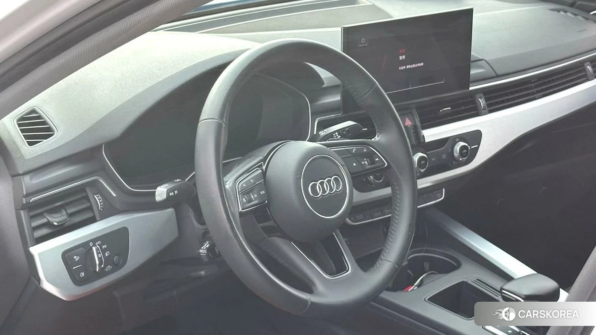 Audi A4L 2020 Белый из Китая