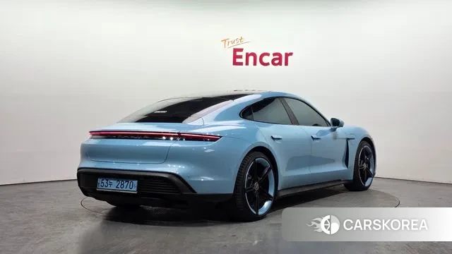 Porsche Taycan 2021 Небесно-голубой из Кореи
