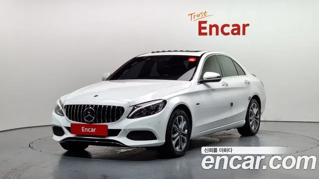 Mercedes-Benz C-Class W205 2018 Белый из Кореи