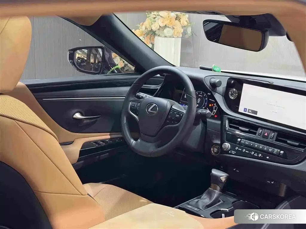 Lexus ES 2023 Белый из Китая