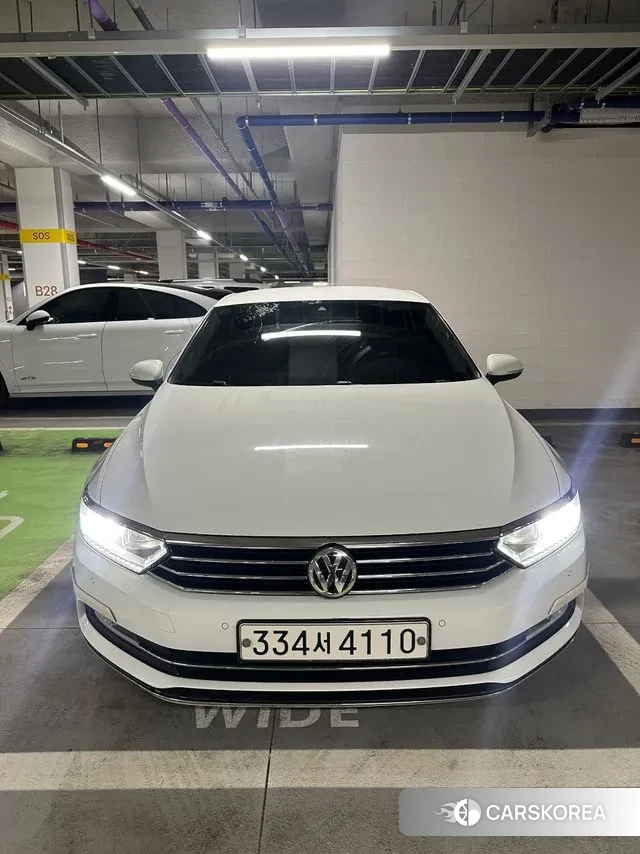 Volkswagen Passat GT (B8) 2018 Белый из Кореи
