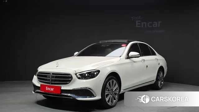 Mercedes-Benz E-Class W213 2021 Белый из Кореи