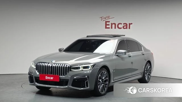 BMW 7 Series (G11) 2022 Серебристо-серый из Кореи