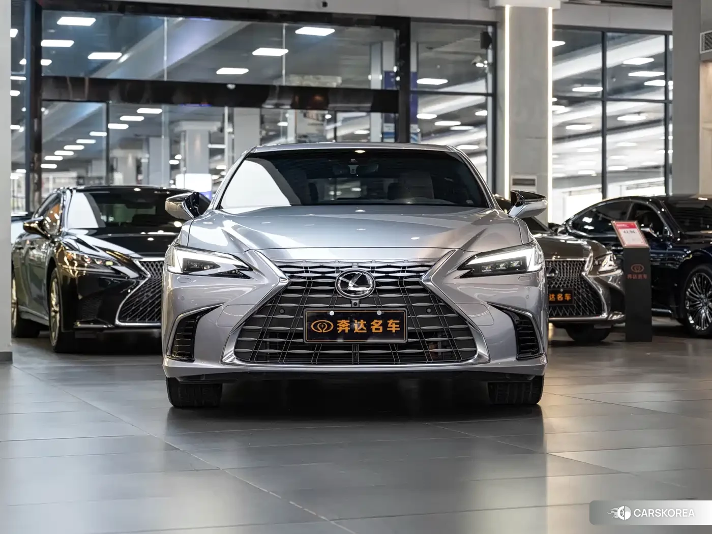 Lexus ES 2025 Silver/gray из Китая, фото 3