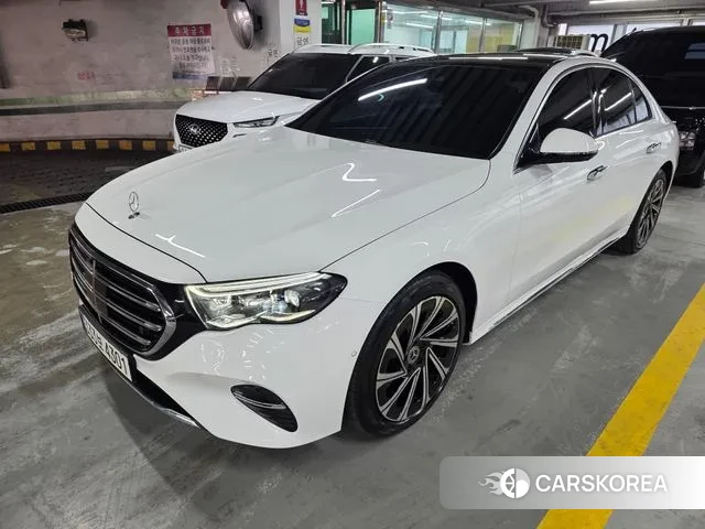 Mercedes-Benz E-Class W214 2024 Белый из Кореи