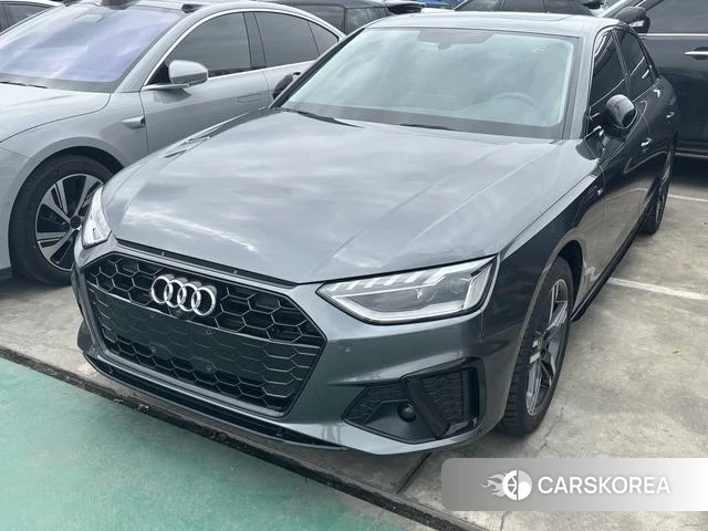 Audi A4L 2022 Темно-серый из Китая