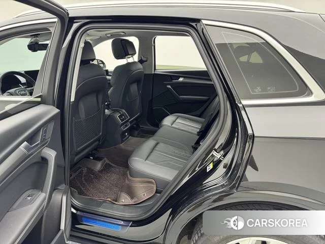 Audi Q5L 2023 Черный из Китая
