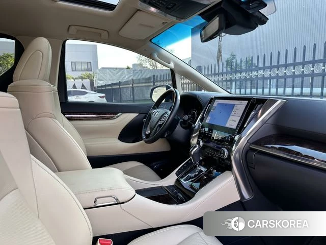 Toyota Elfa 2021 Черный из Китая