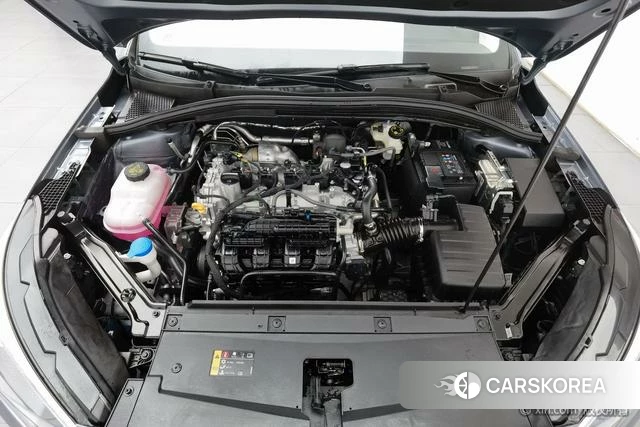 Roewe i5 2026 Темно-серый из Китая
