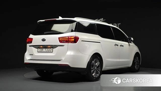 Kia The New Carnival 2018 Белый из Кореи