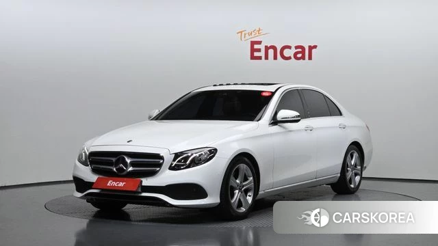 Mercedes-Benz E-Class W213 2018 Белый из Кореи