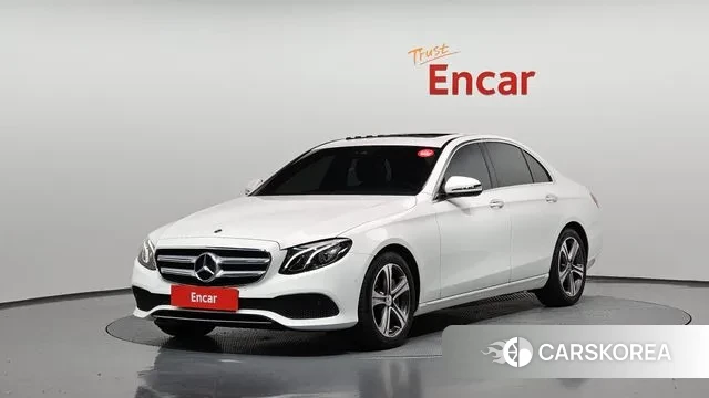 Mercedes-Benz E-Class W213 2018 Белый из Кореи