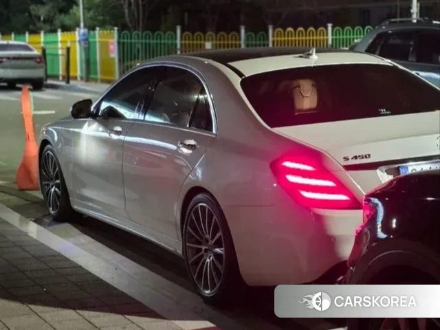 Mercedes-Benz S-Class W222 2018 Белый из Кореи