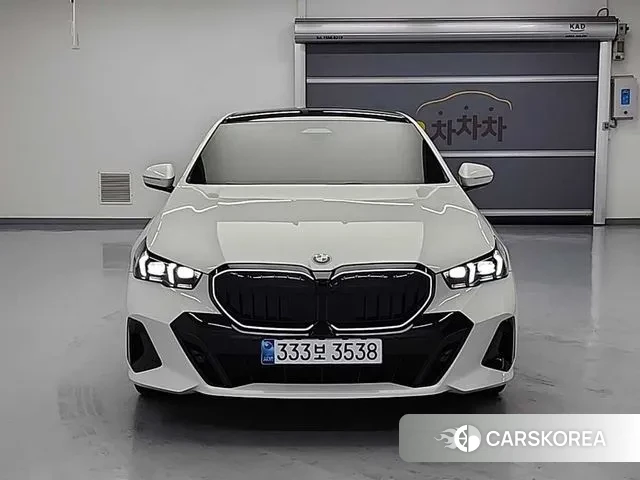 BMW 5 Series (G60) 2024 Белый из Кореи