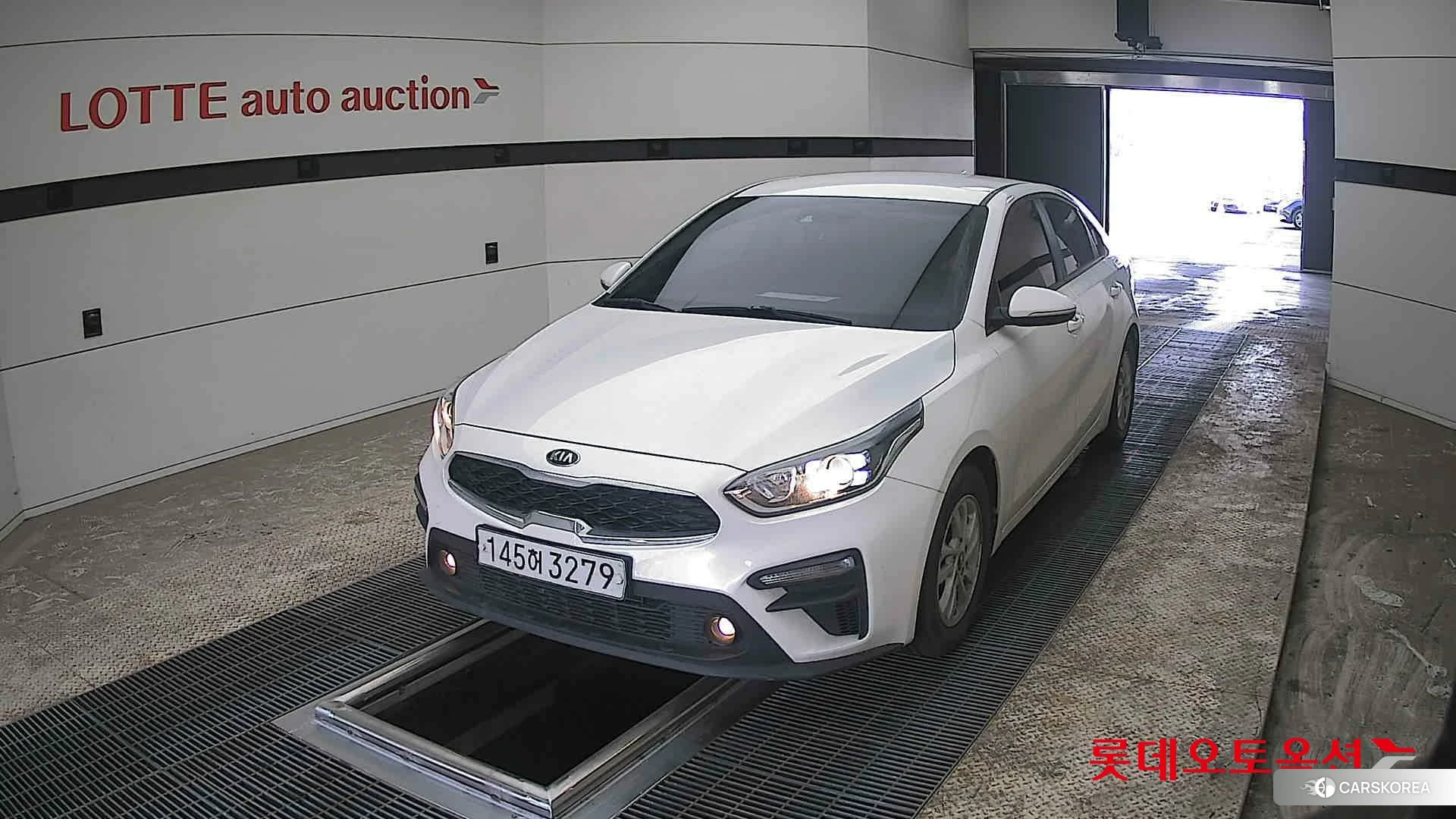 Kia K3 2020 Snow White Pearl из Кореи