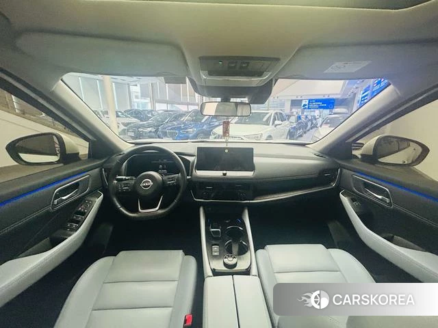 Nissan Qijun 2023 Белый из Китая