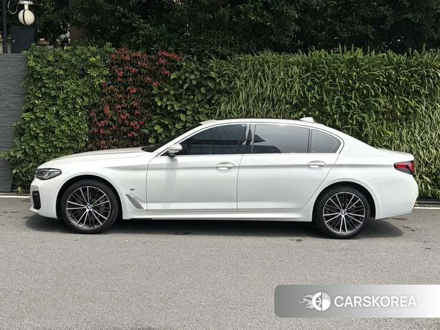 BMW 5 series 2023 Белый из Китая