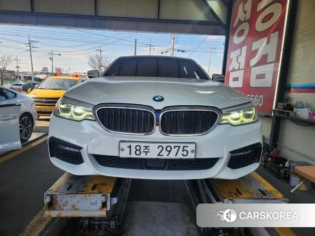 BMW 5 Series (G30) 2018 Белый из Кореи