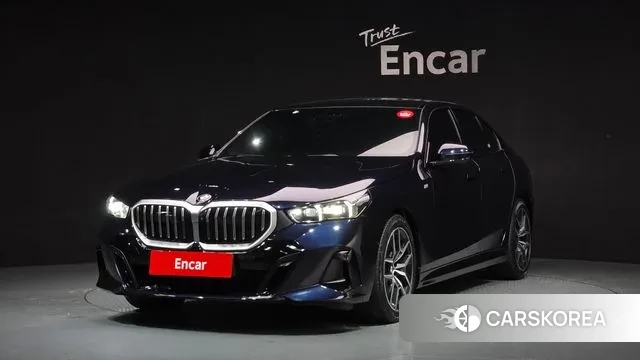 BMW 5 Series (G60) 2023 Синий из Кореи