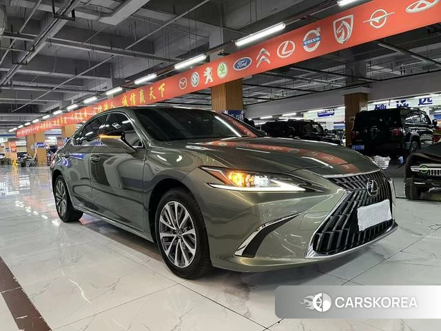 Lexus ES 2023 Зеленый из Китая