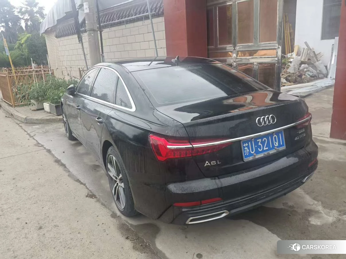 Audi A6L 2020 Черный из Китая