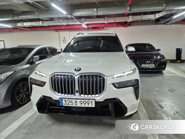 BMW X7 (G07) 2023 Белый из Кореи