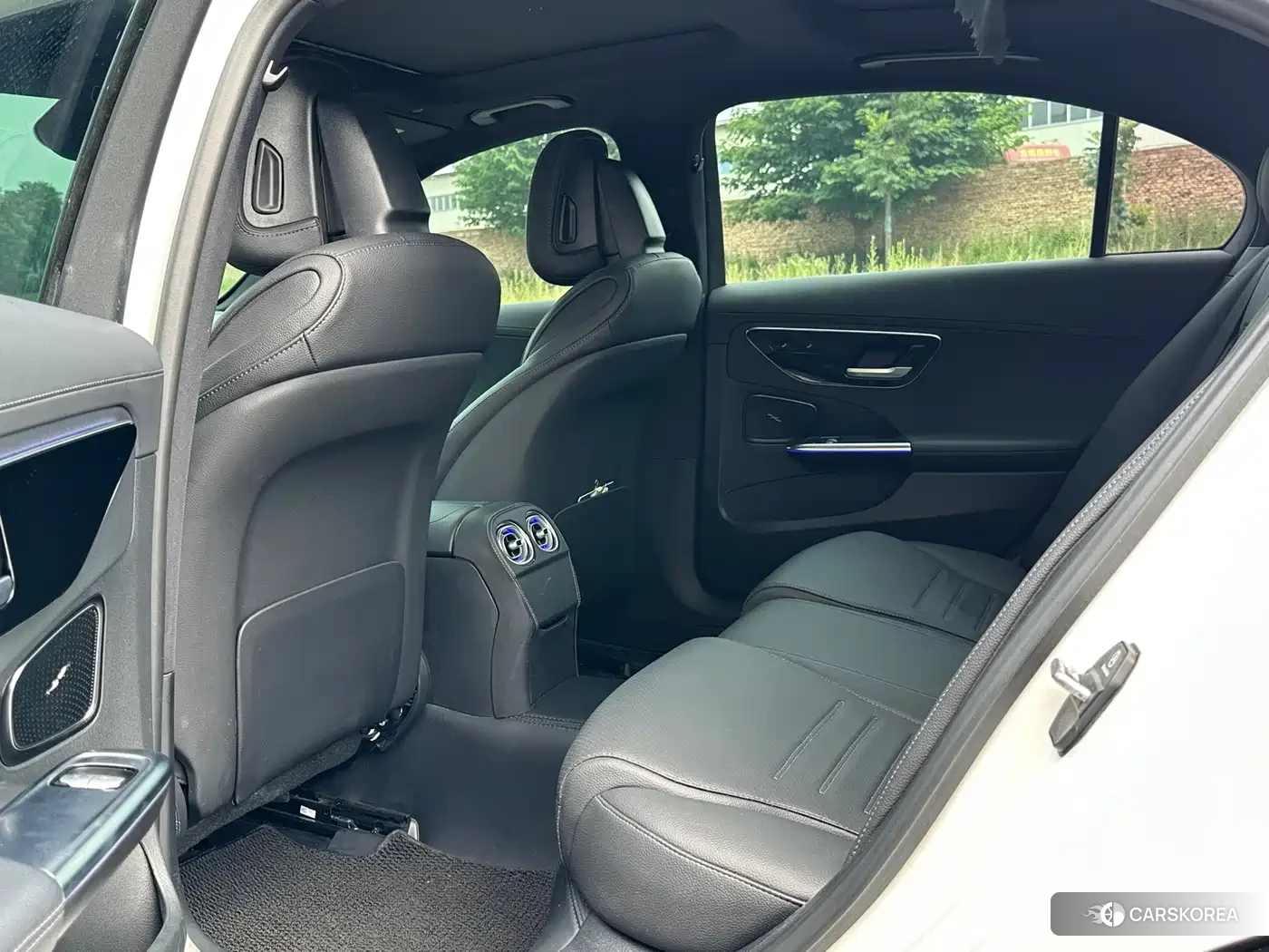 Mercedes-Benz C-class 2024 Белый из Китая, фото 2