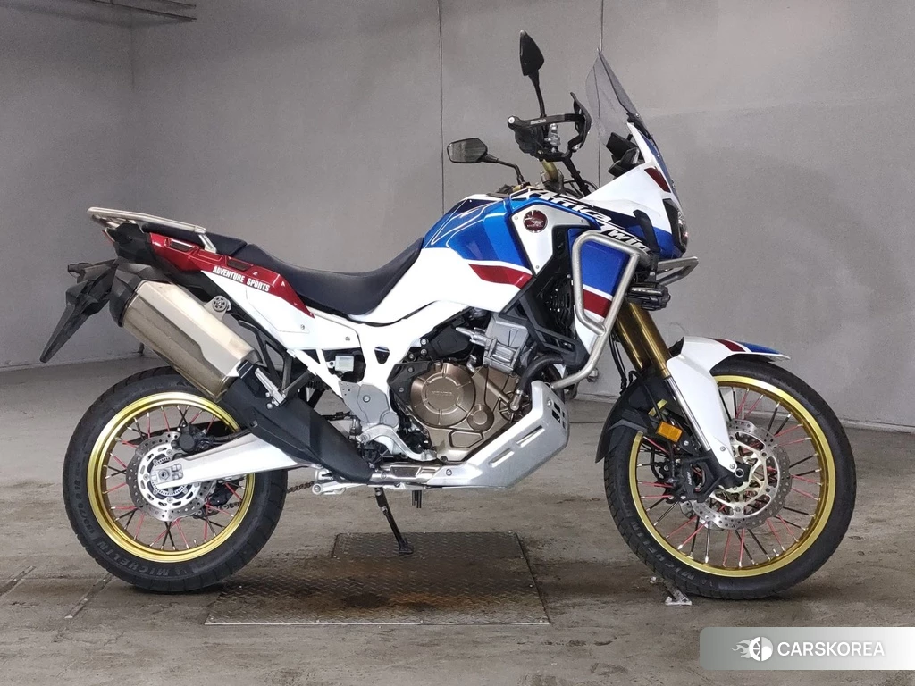 Проданный Honda CRF1000L AFRICA TWIN ADV 2018 из Японии