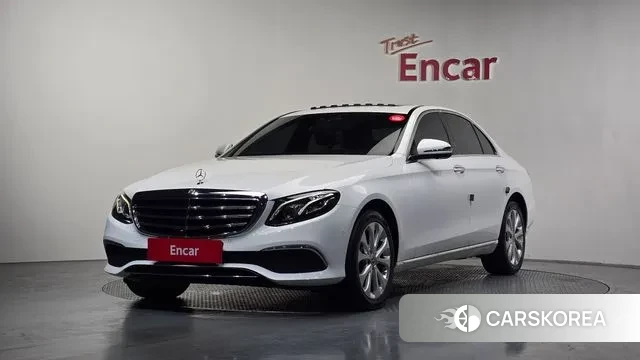 Mercedes-Benz E-Class W213 2018 Белый из Кореи
