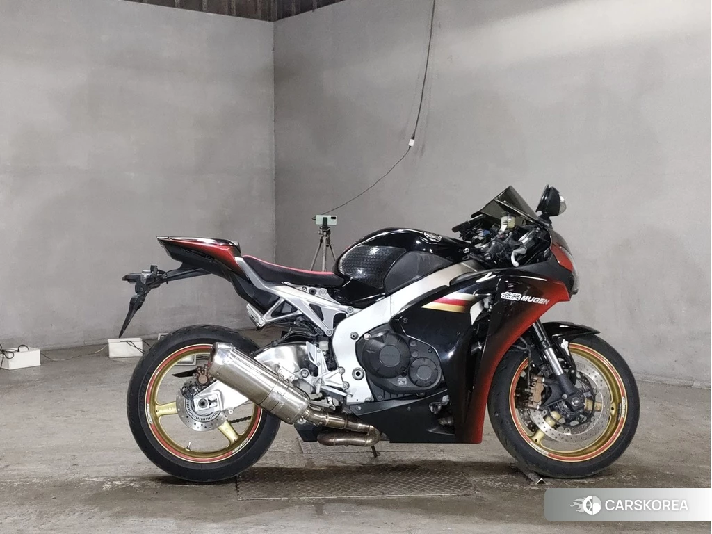 Проданный Honda CBR1000RR 2010 из Японии, фото 2