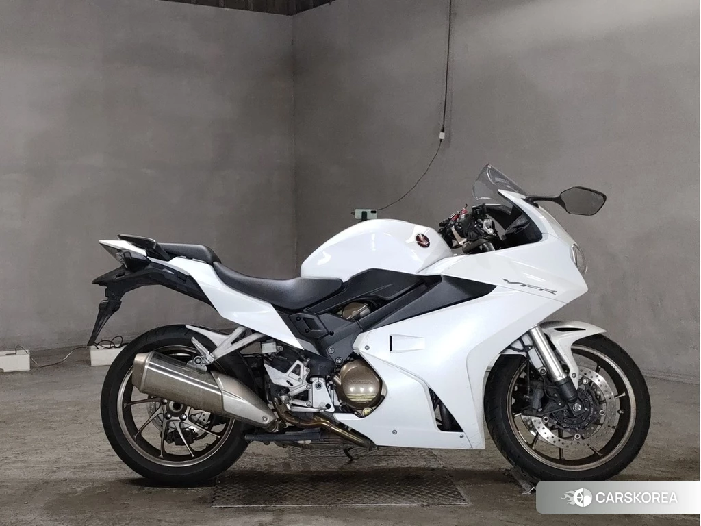 Проданный Honda VFR800F 2017 из Японии, фото 2