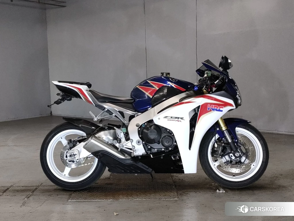 Проданный Honda CBR1000RR 2011 из Японии, фото 2