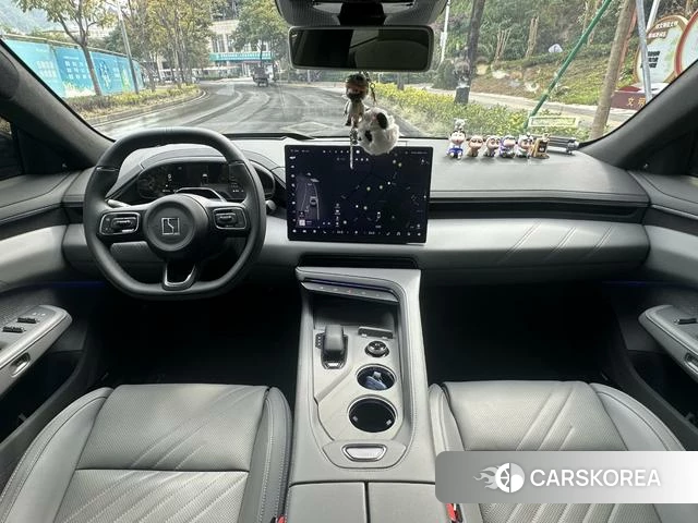 Extremely krypton ZEEKR 001 2025 Фиолетовый из Китая