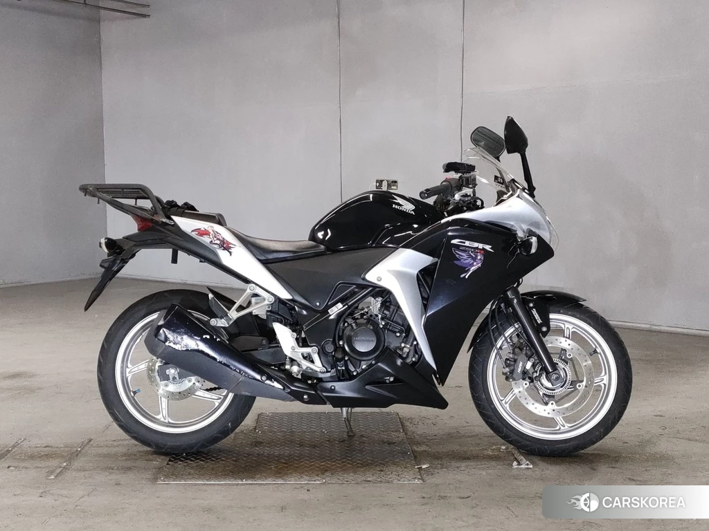 Проданный Honda CBR250R 2011 из Японии, фото 2
