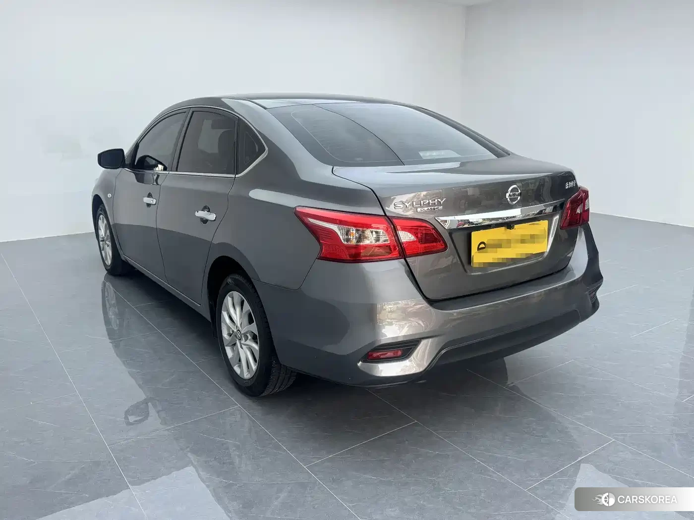 Nissan Sylphy 2023 Silver/gray из Китая