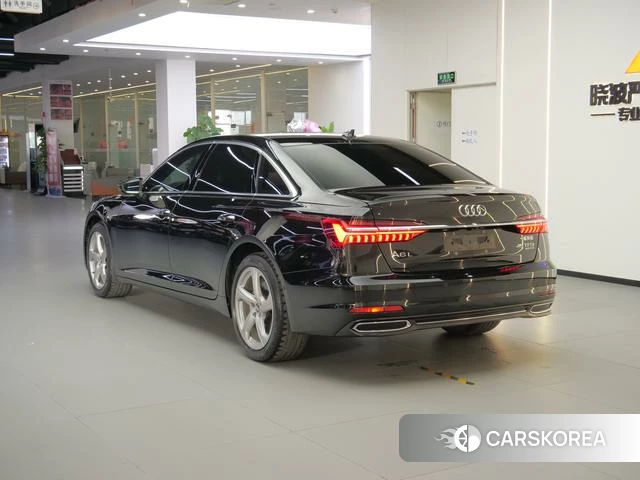 Audi A6L 2021 Черный из Китая