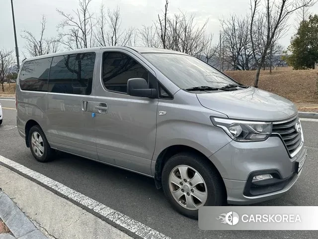 Hyundai The New Grand Starex 2019 Серебристо-серый из Кореи