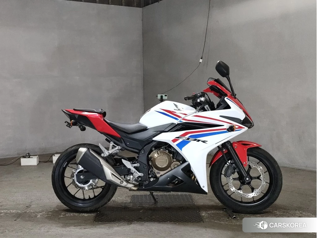 Проданный Honda CBR400R 2016 из Японии