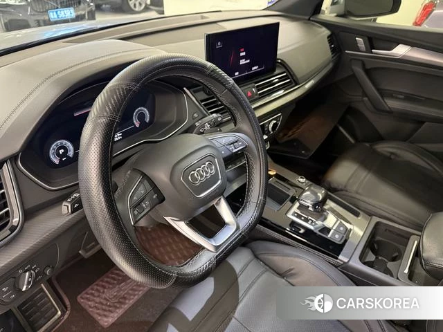 Audi Q5L 2023 Темно-серый из Китая