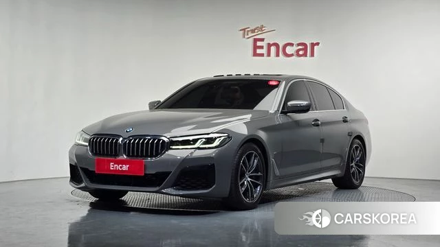 BMW 5 Series (G30) 2022 Серебристо-серый из Кореи