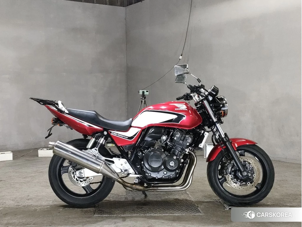 Проданный Honda CB400SF 2010 из Японии
