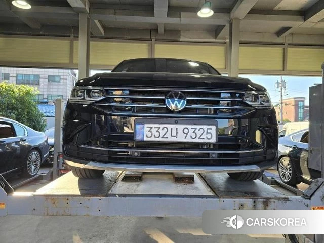 Volkswagen Tiguan second Generation 2022 Черный из Кореи